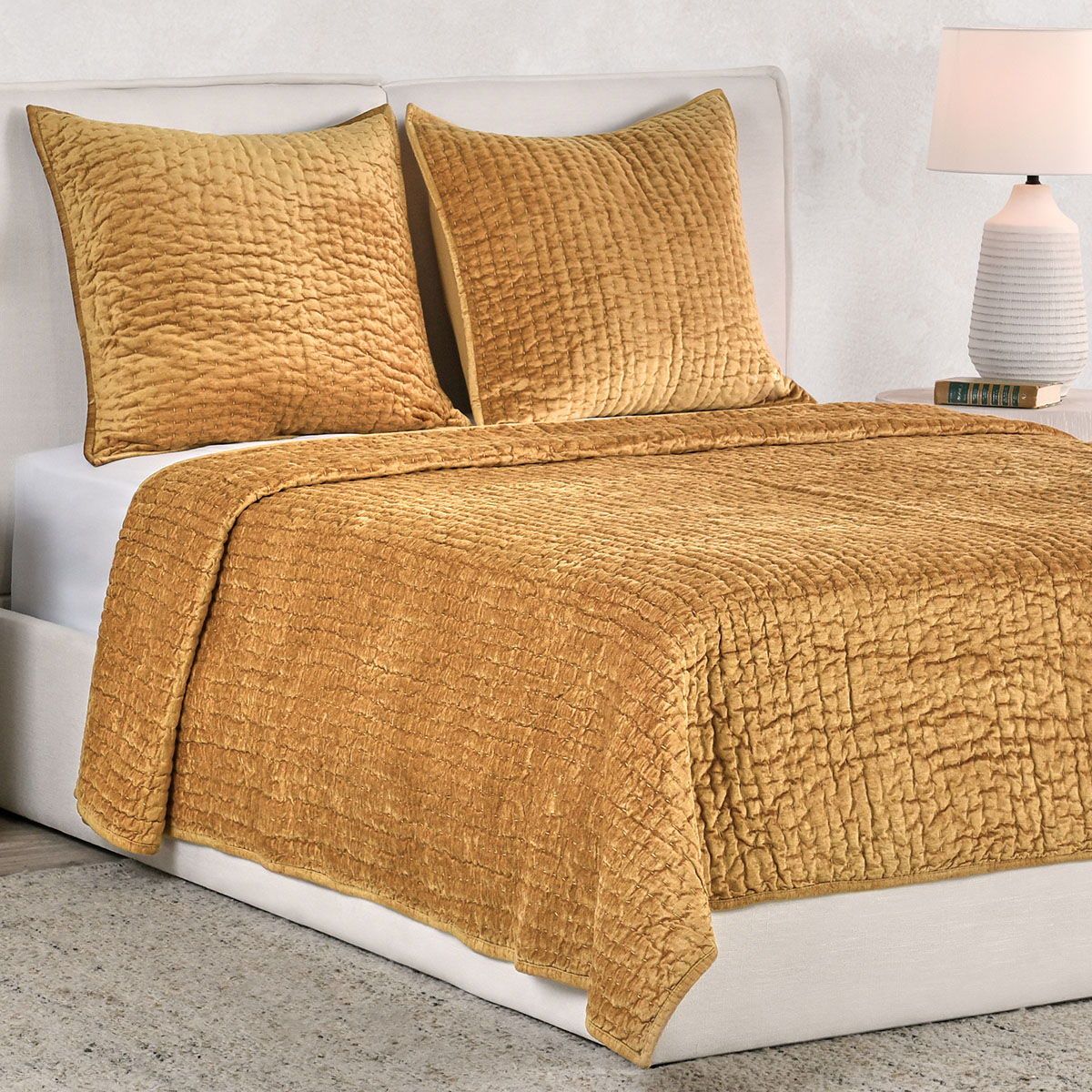 Bari - 4 Piece King Velvet Quilt Set - Honey Gold