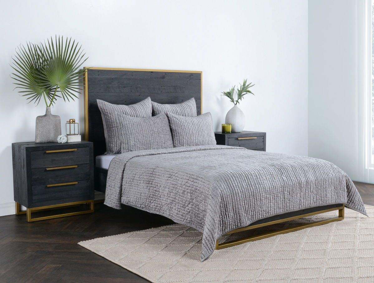 Bari - Velvet Queen Quilt - Gray