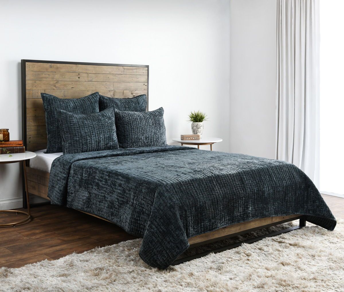 Bari - Velvet Queen Quilt - Bay Green