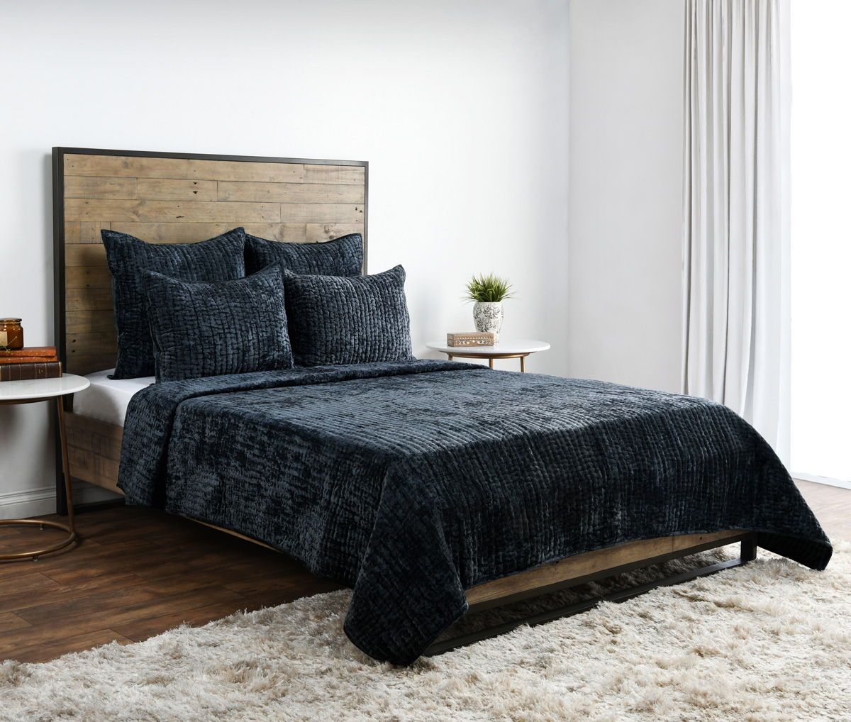 Bari - Velvet King Quilt - Ocean Blue