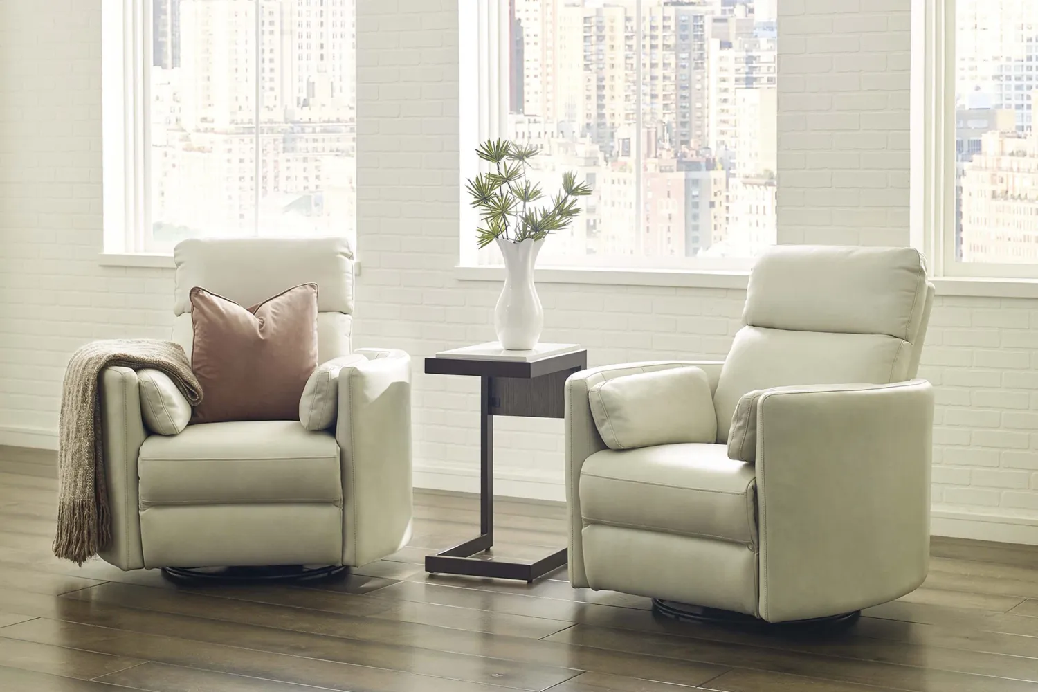 Radius - Powered by Freemotion Power Cordless Swivel Glider Recliner - Florence Ivory
