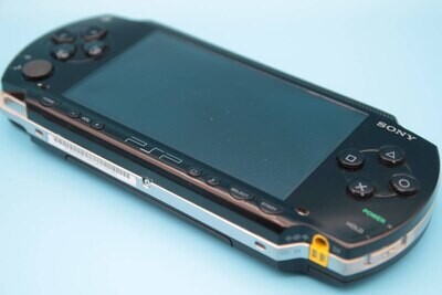 Sony PSP 1000 atrištas su 32Gb atminties kortele