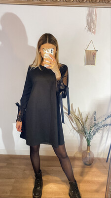 Kleid mit Spitze