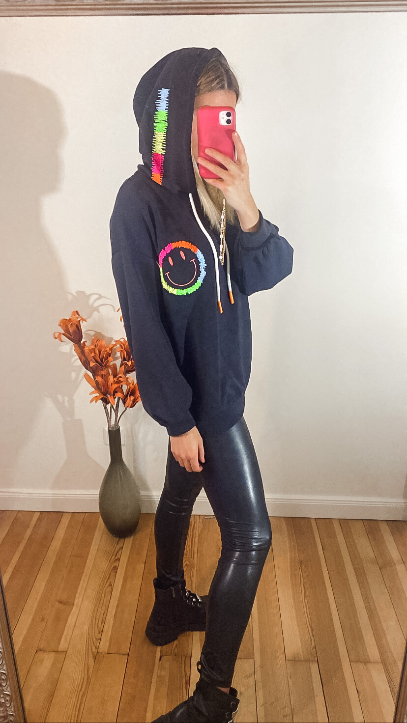 Smiley Pullover