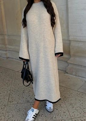 Kleid mit Absteppung