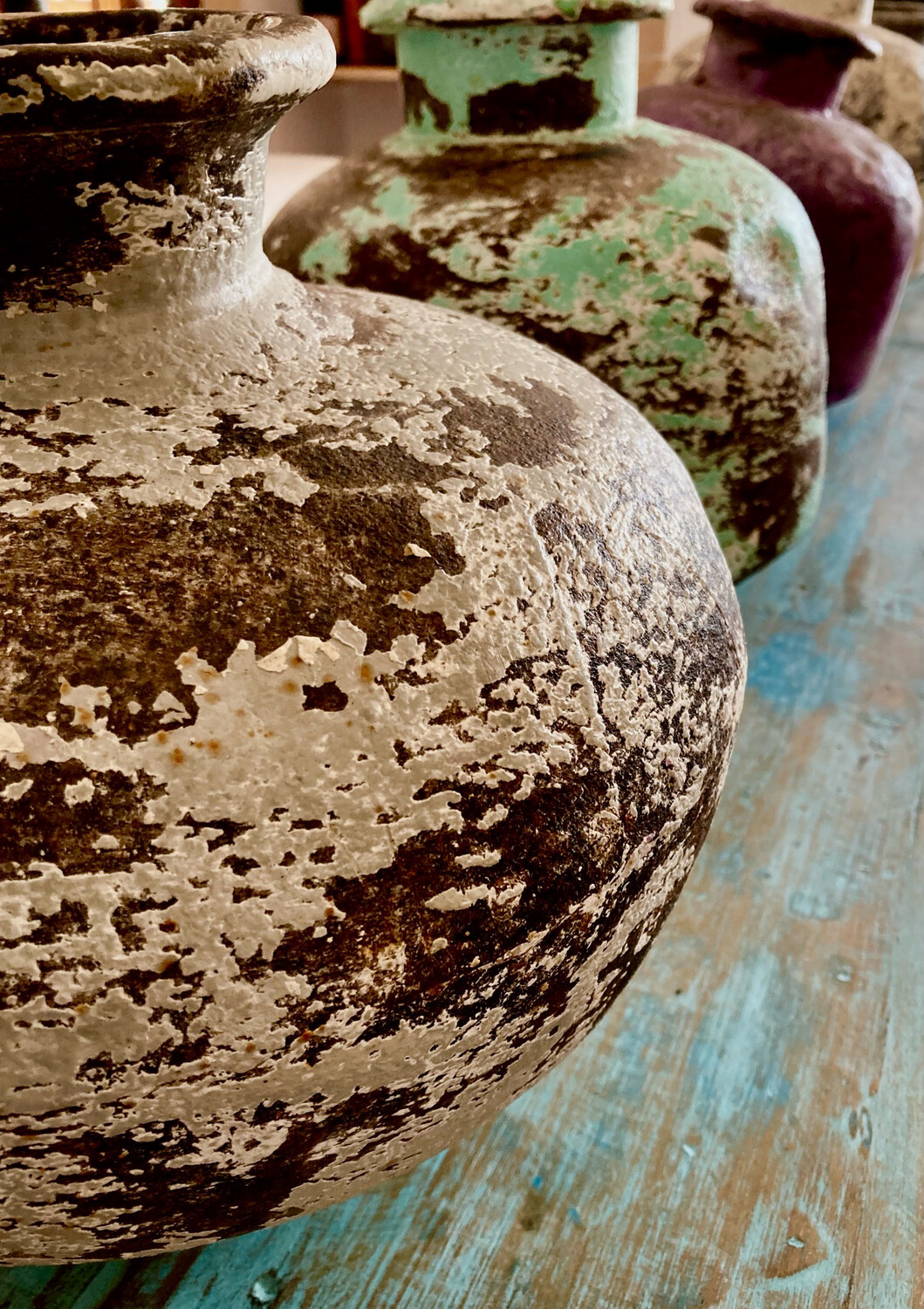 Antichi Vasi in ferro colorati