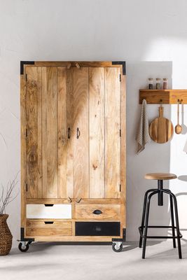 Mobile bar in legno massello con ruote