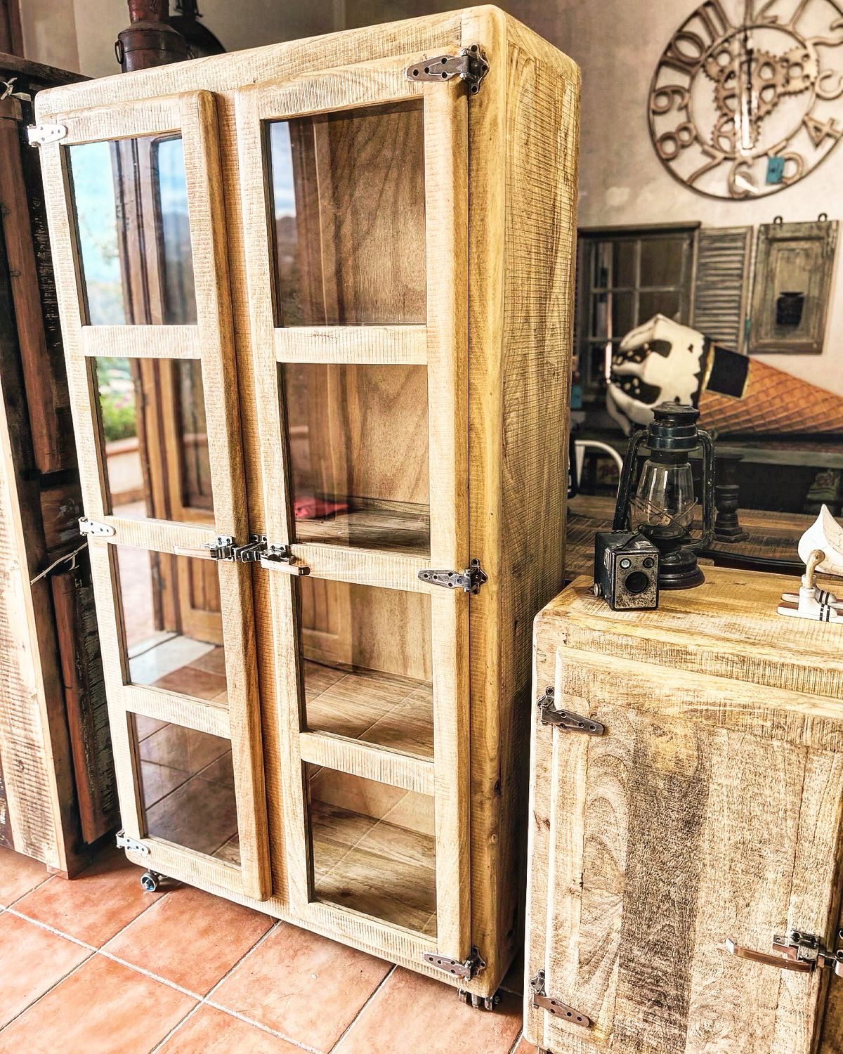 Mobile dispensa vetrina con ruote