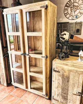 Mobile dispensa vetrina con ruote