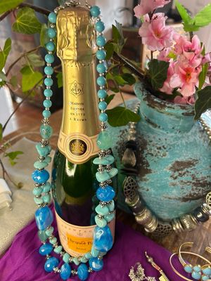 Bellissima collana con gemme