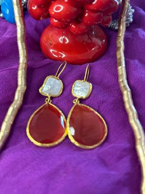 Bellissimi orecchini artigianali con gemme