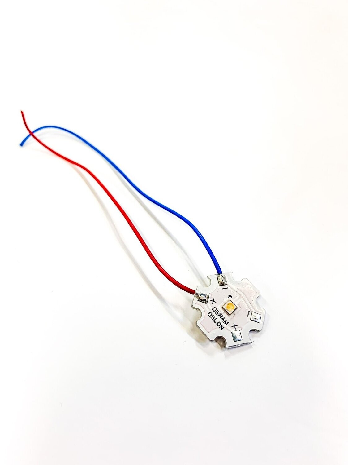 Luminus LED SBT-90-W65S-F71-NA102  Oslon Square 3000 K auf Starplatine mit Litzen - 210
Lumen