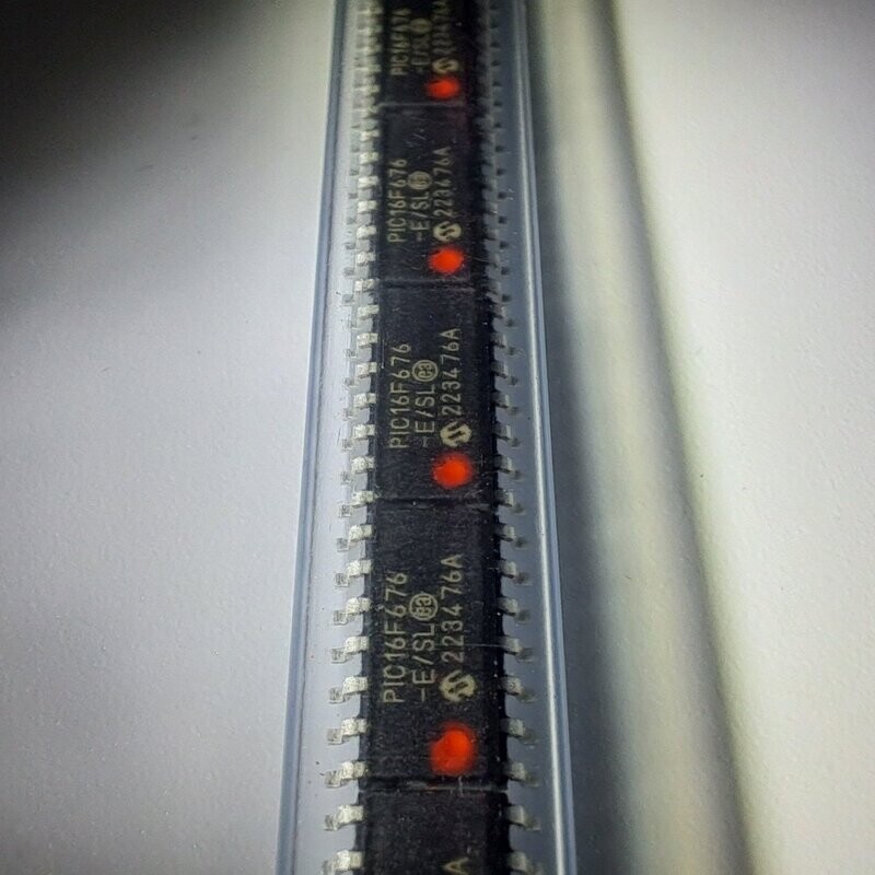 PIC16F676-E/SL SO-14