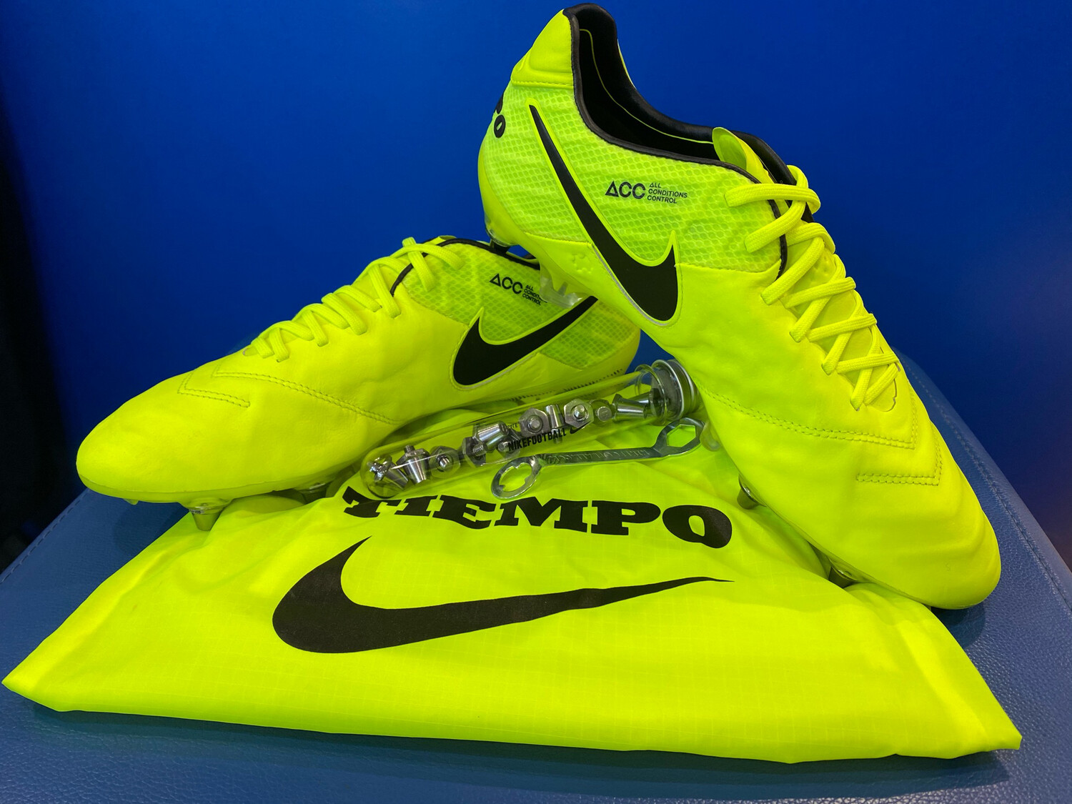 Nike Tiempo Legend VI Soccer Cleats US9.5 (Near-New) (EC787)