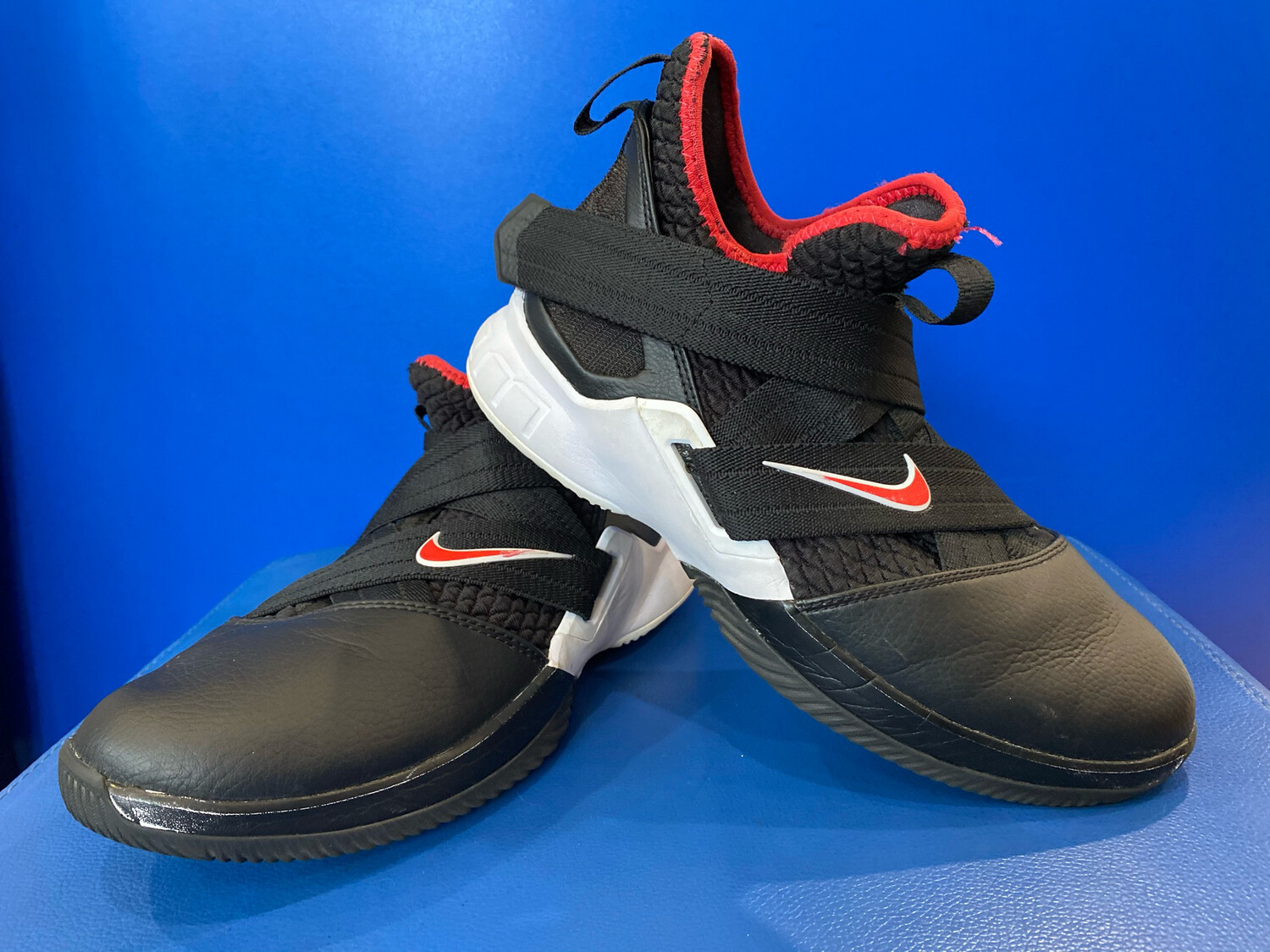Lebron Solider 12 Bred Basketball Shoes US6 (Near-New) (EC783)