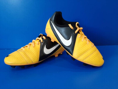 Nike Youth Libretto III Football Boots US3 (Near-New) (EC755)