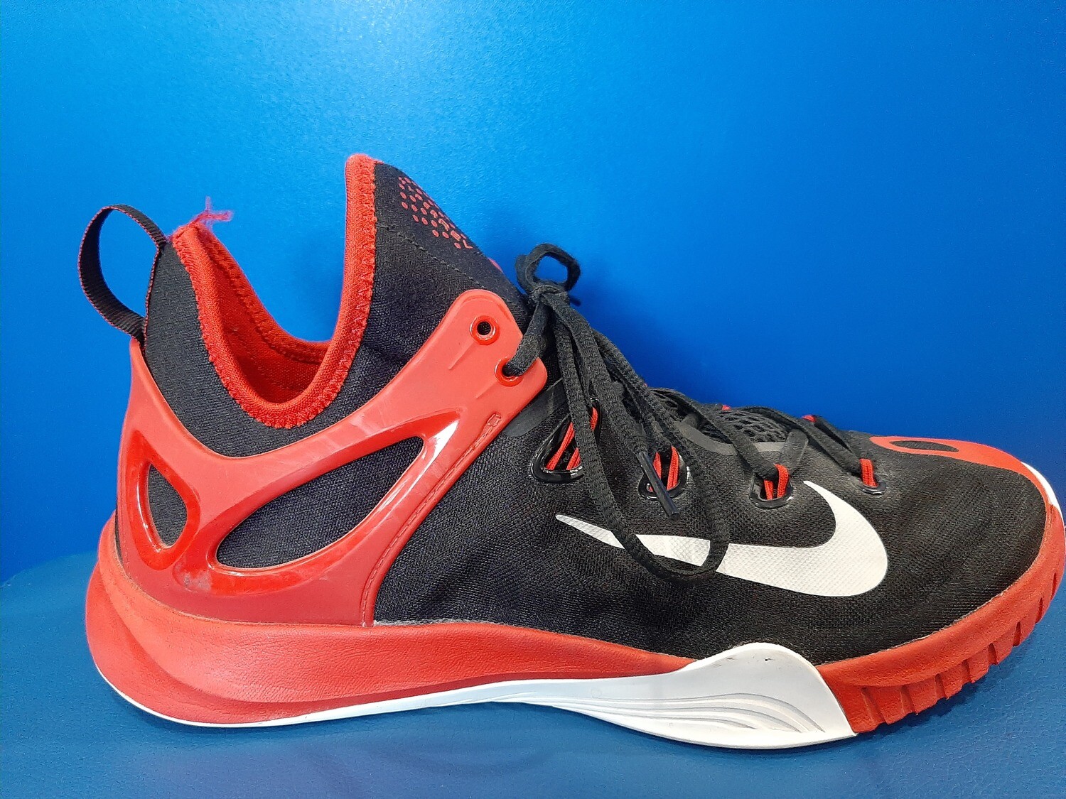 Nike Zoom HyperRev Black/Platinum Red/White Mens US11 Basketball Shoes 2015  705370-006 (Near-new) (