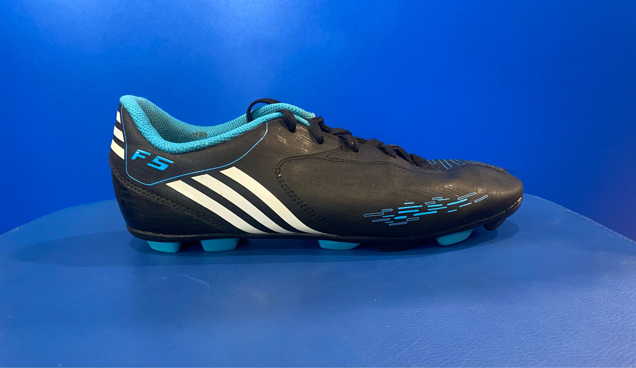 Adidas F5 TRX FG Blue/Black/White Soccer Cleats US 6 (Near-New) (EC729)