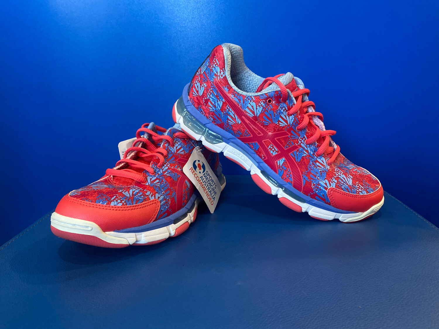 Asics Gel-Netburner Professional 13 Rouge Red/Cosmo Pink/Airy Blue Wmenes  Gel US7 (New with