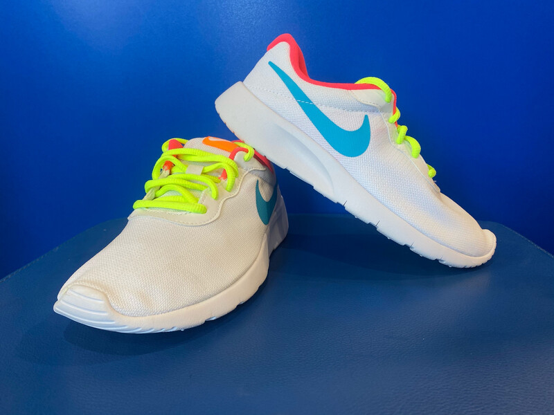Nike Tanjun (GS) US5Y (818384 1100)(New with Box) (EC1638)