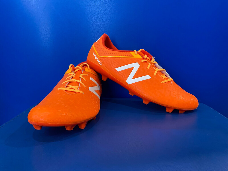 New Balance football boots US10.5 (New in Box ) (EC1670)