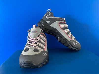 Denali Explorer Waterproof Low Womens Hiker Shoes Boots  US9 (New) (EC149)