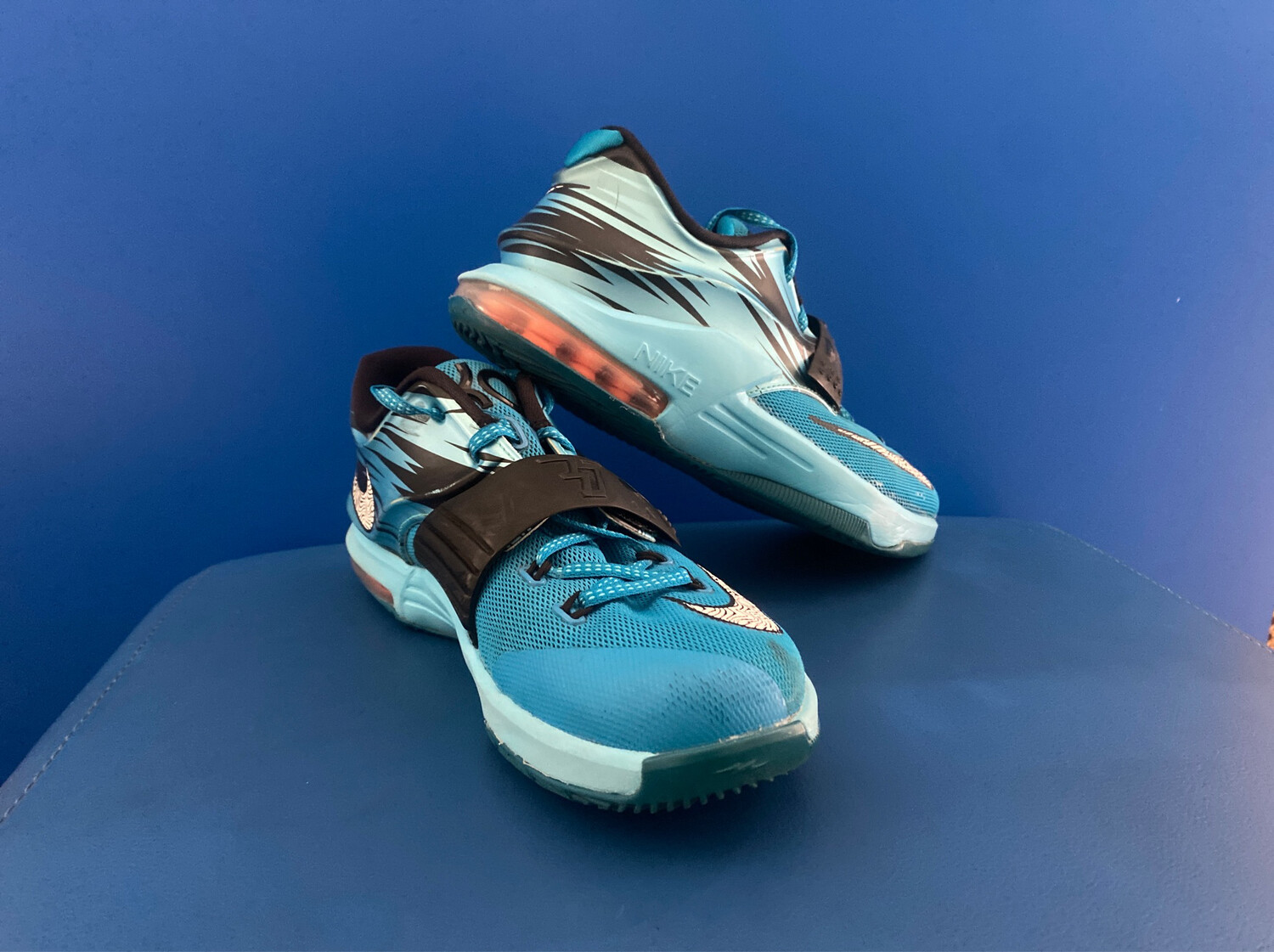 Nike Running Shoes US5 (Near-New) (EC255)