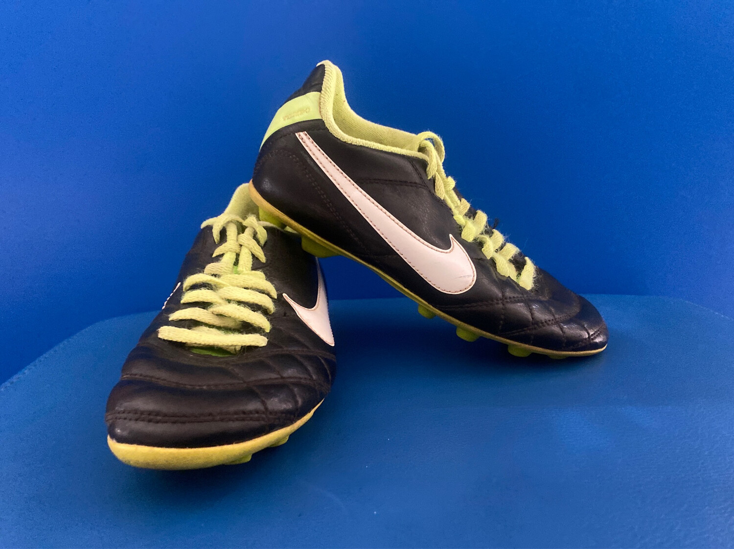 Nike Tiempo Football Boots US1Y (Near-new) (EC316)