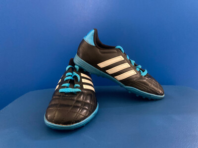 Adidas Football Boots US13K (Near-new) (EC321)