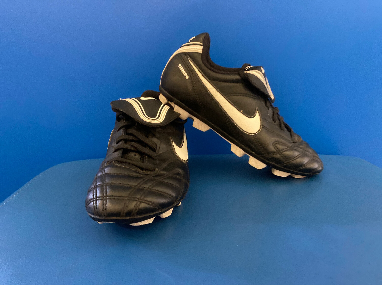Nike Tiempo Football Boots US1 (Near New) (EC354)