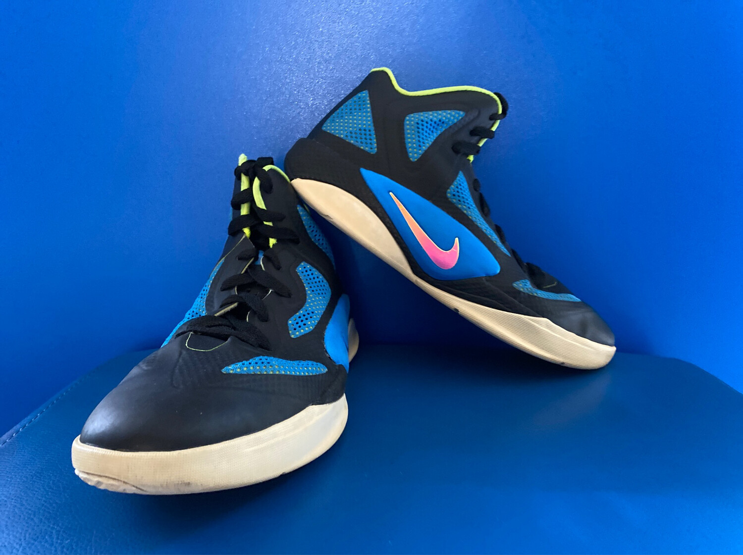 Nike Hyperfuse 2011 Basketball Shoes US7 (Near-new) EC536)