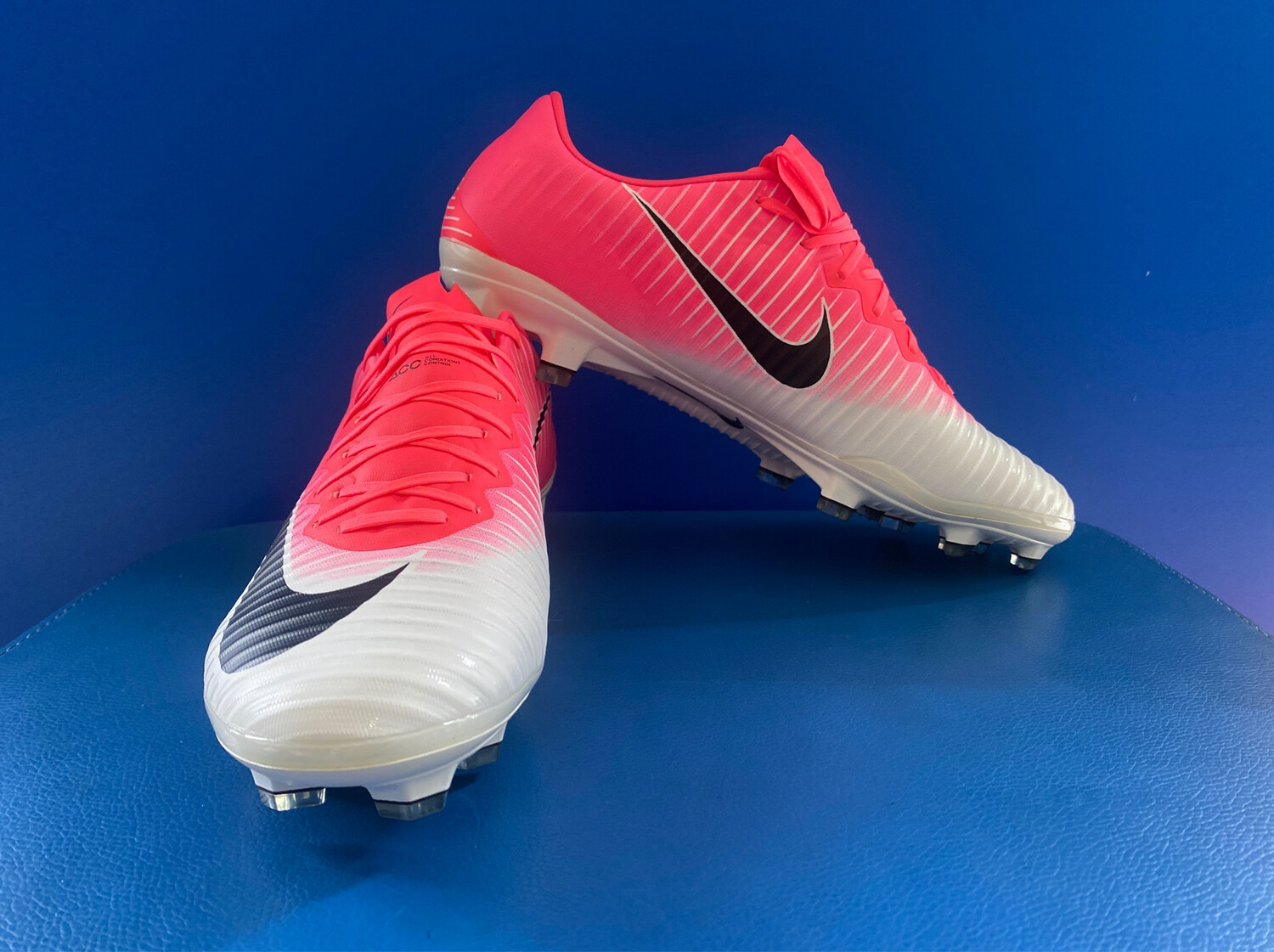 Nike Mercurial Lapor XI FG Football Boots Womens US9 (New In Box ) (EC1121)