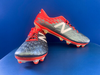 New Balance Visaro  Mens Football Boots US9 (New In Box ) (EC1694)