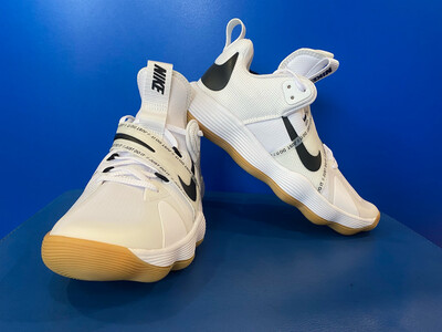 Nike React HyperSet
Women's Indoor Court Netball Shoes  US7.5 (New) (EC2715)