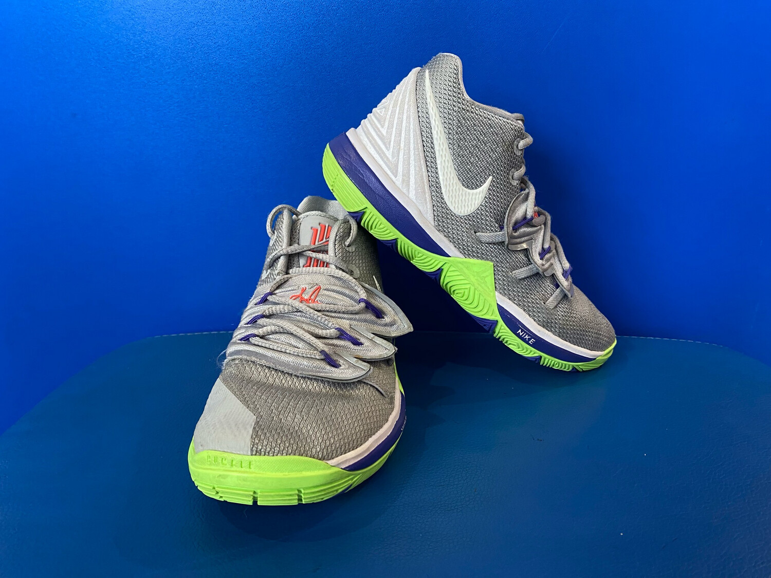 Nike Kyrie 5 PS Kids Basketball Boots US12C (Near-new)(EC3254)