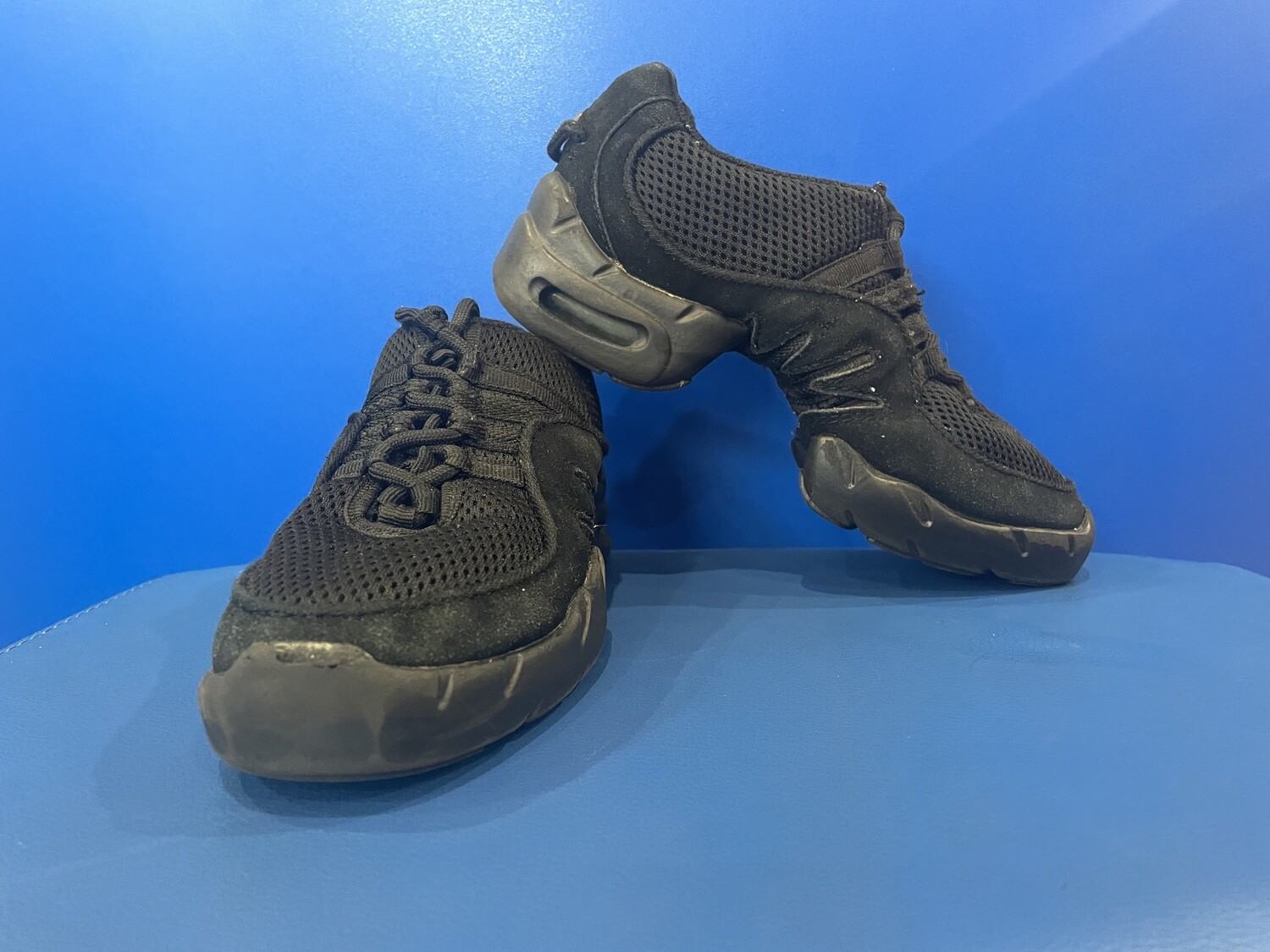 BLOCH US6.5, black, classic boost sneaker, dancer. Near New (EC4010)