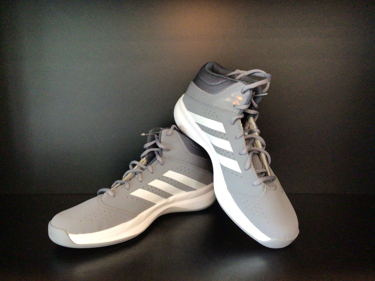 Adidas Mens Basketball Shoes Isolation 2 Grey Mid Top (NEW) US9 (EC4926)