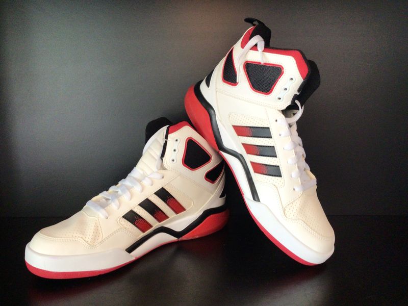 Adidas Mens Basketball Shoes White BB95 Mid Top (NEW) US9 (EC4925)