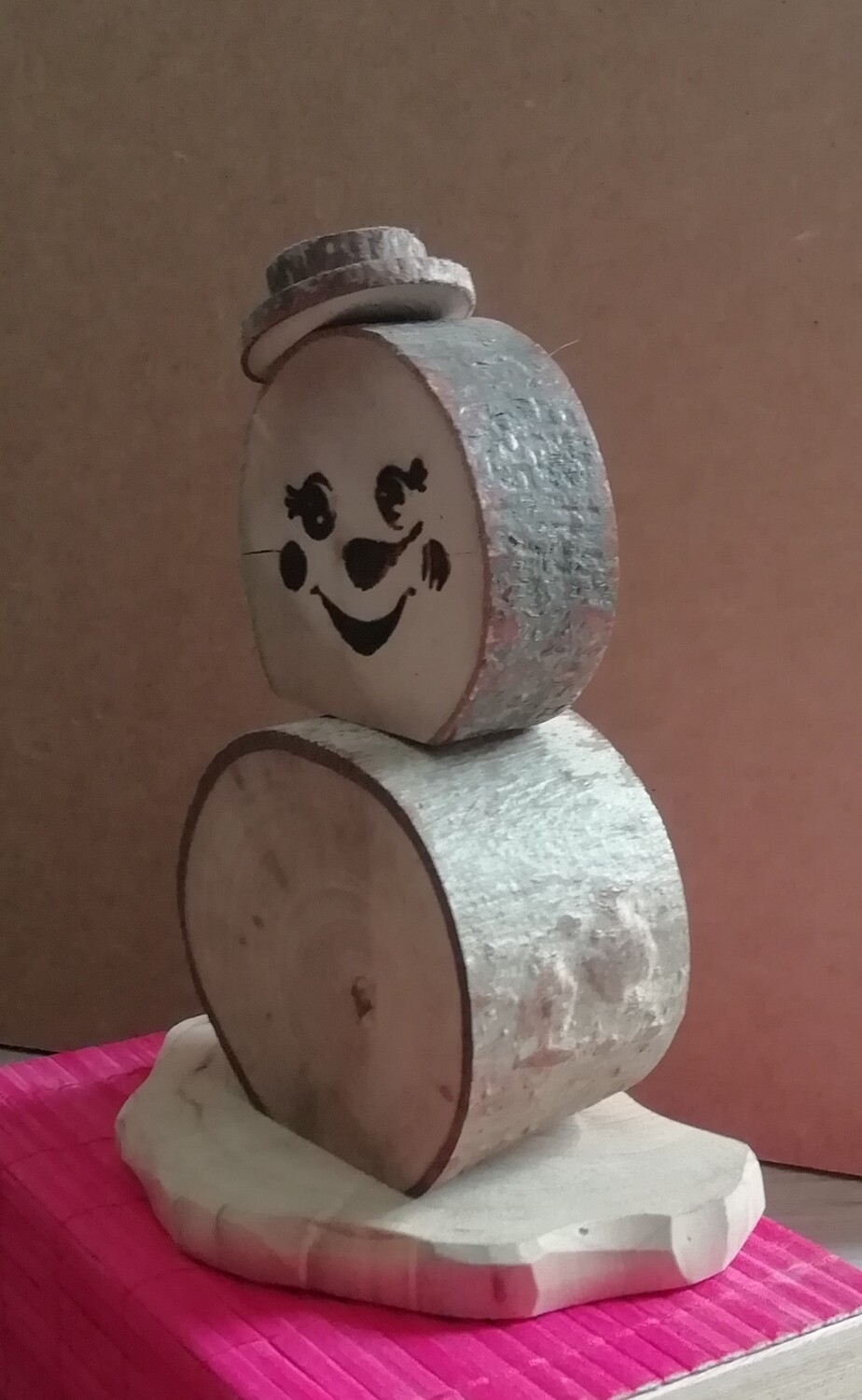 Bonhomme de neige rondin de bois