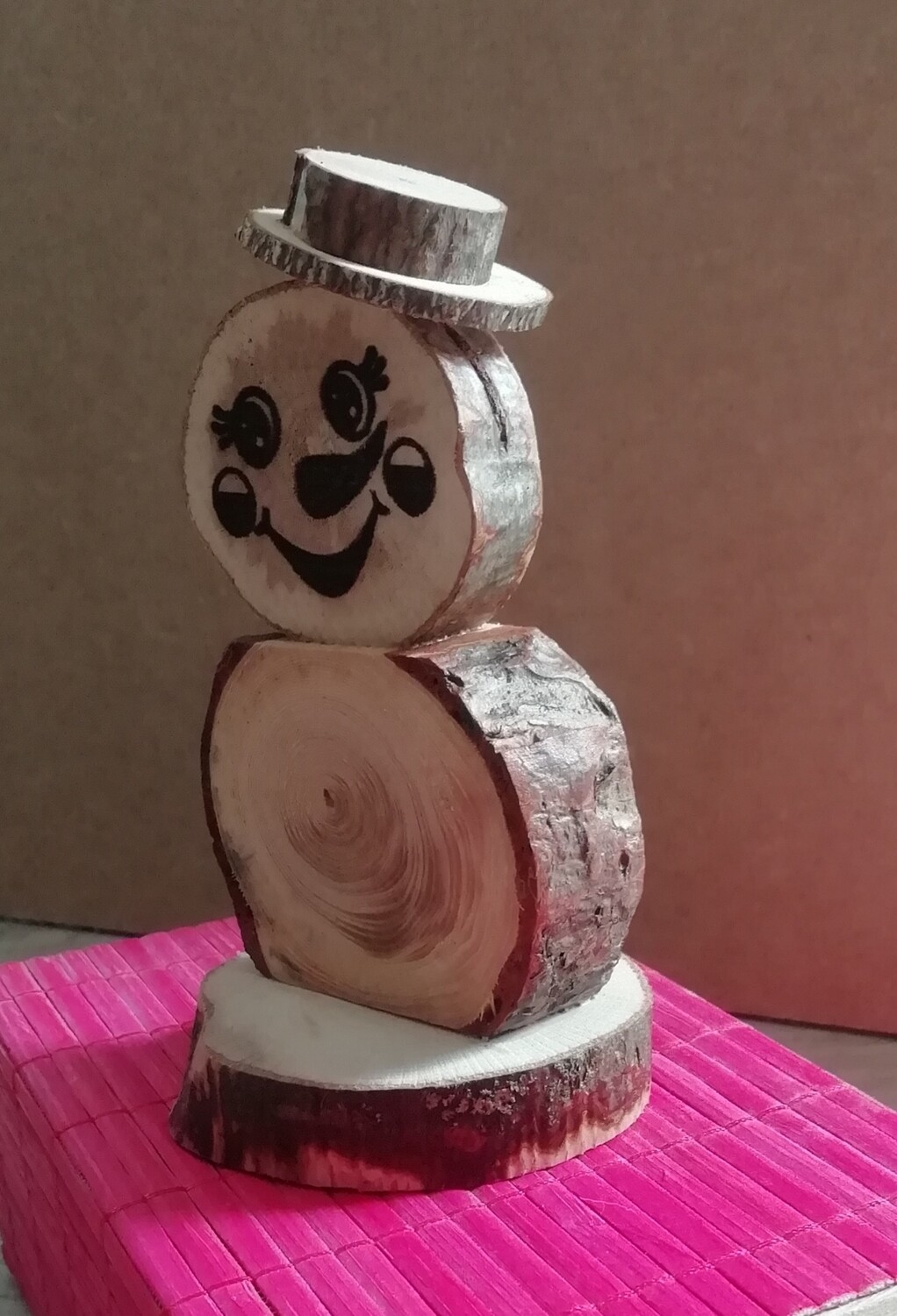 Bonhomme de neige rondin de bois