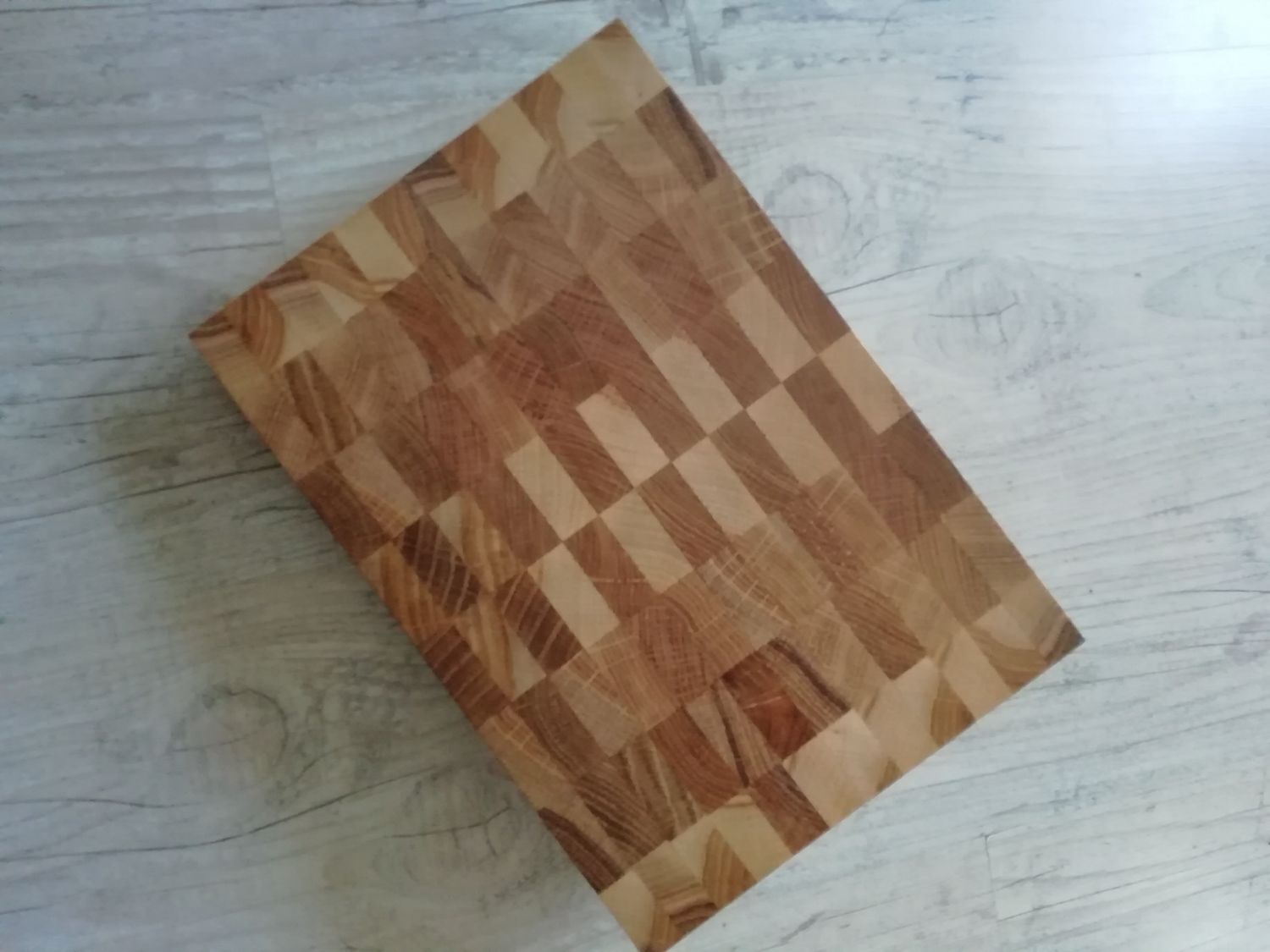 Planche type billot 30x20x4 cm env. Chêne boit de bout