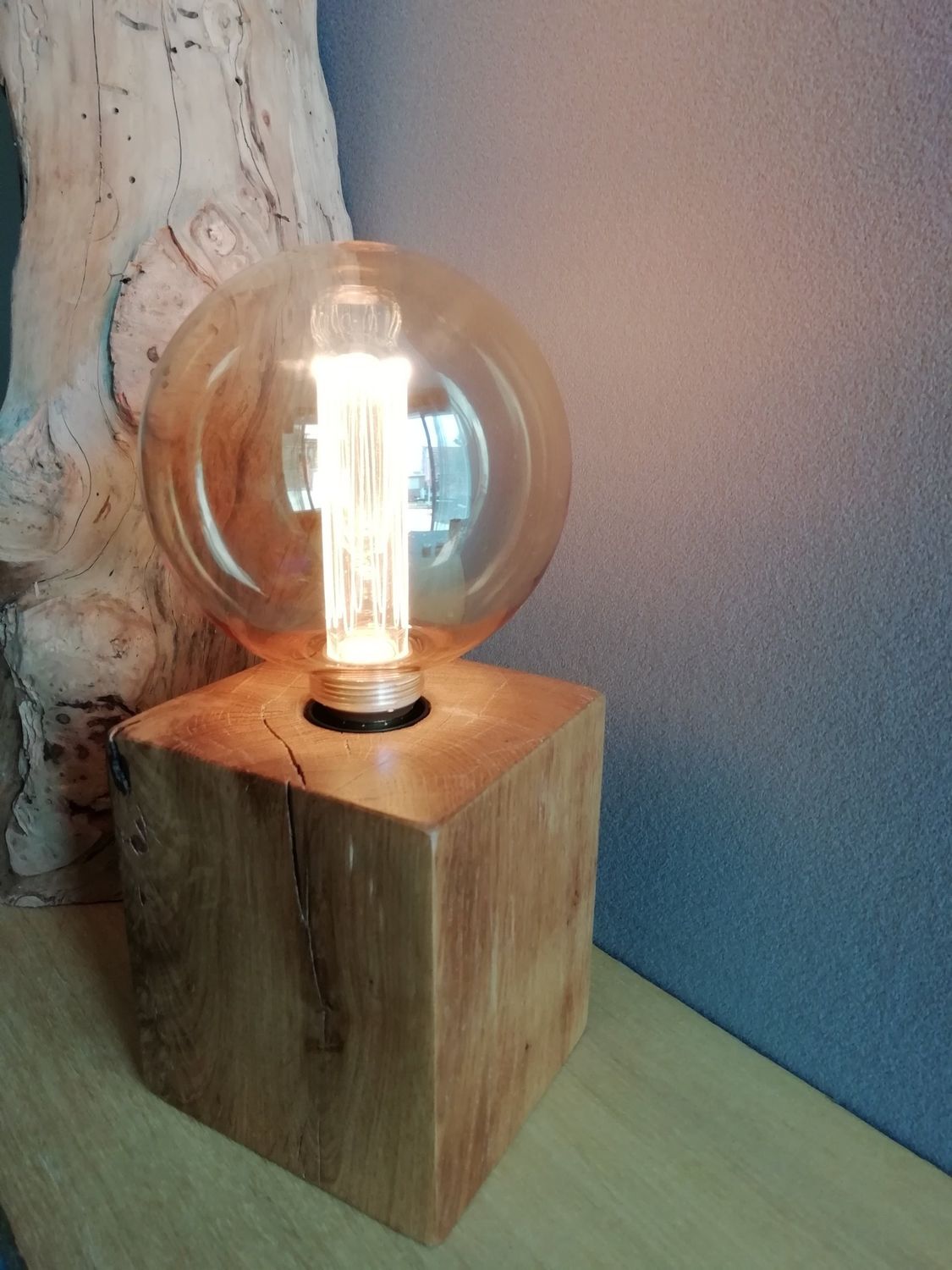 Lampe à poser en chêne massif Lampe à poser en chêne massif