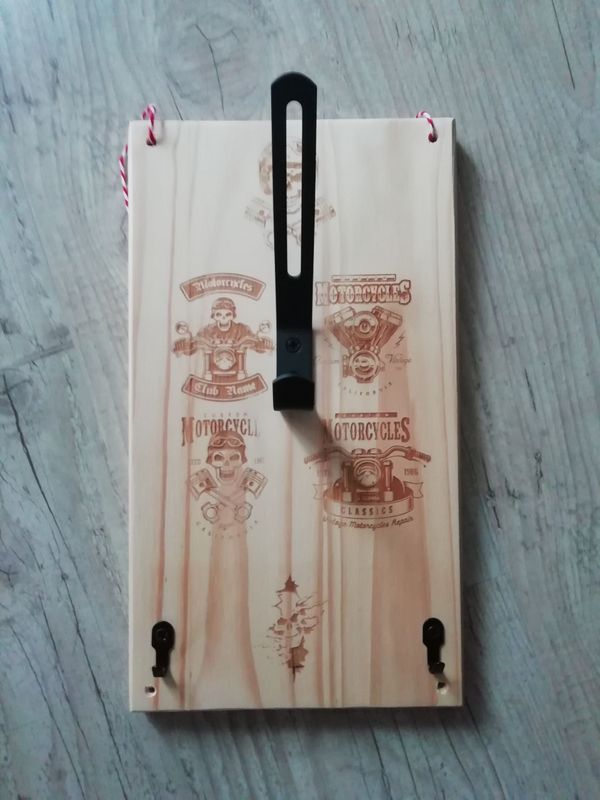 Porte casque, blouson et accessoires moto