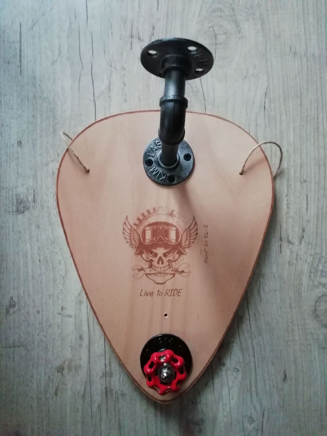 Porte casque et blouson style industriel