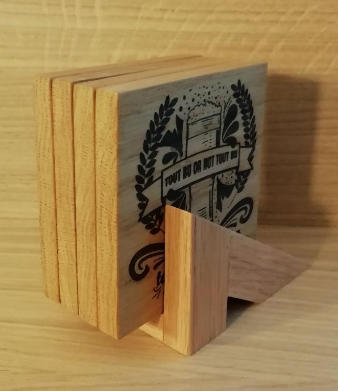 4 Sous-verres avec son support 4 Sous-verres avec son support