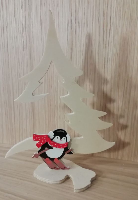 Sapin chantourné à la main avec bougeoir en verre