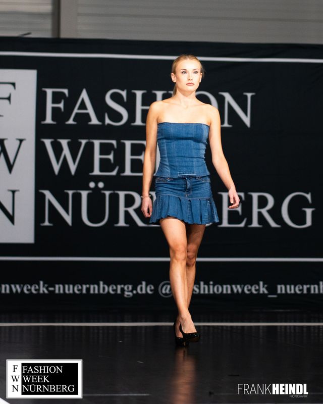 FASHION WEEK LOOK 2 Minirock