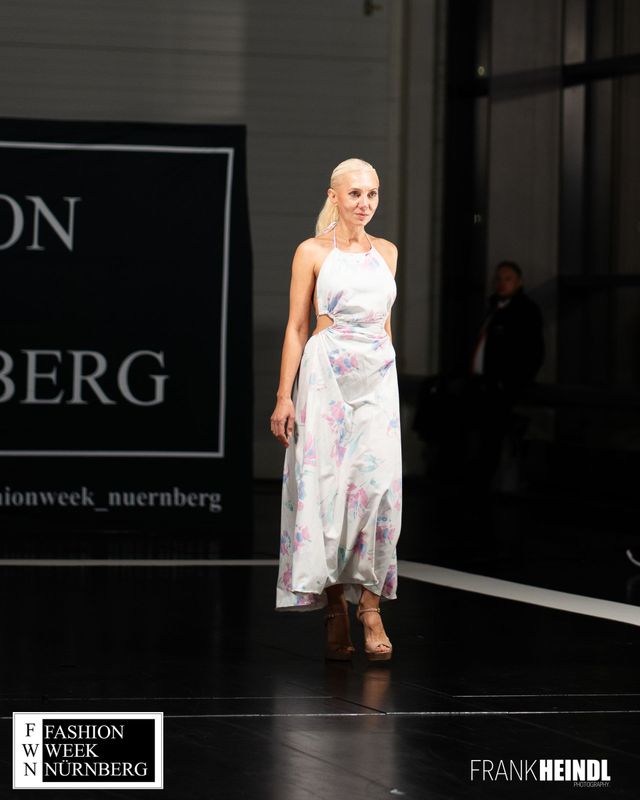 FASHION WEEK LOOK 4 Kleid IBIZA FASHION WEEK LOOK 4 Kleid IBIZA