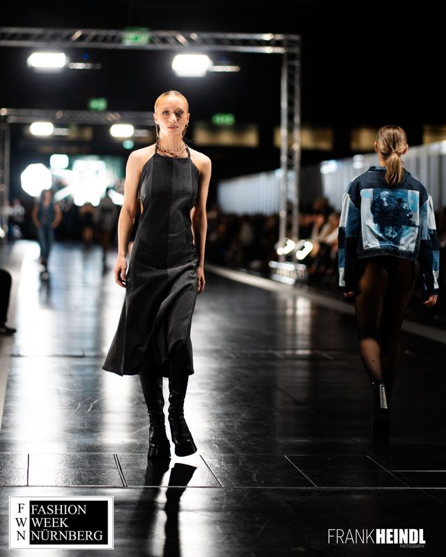 FASHION WEEK LOOK 5 Kleid IBIZA JEANS FASHION WEEK LOOK 5 Kleid IBIZA JEANS