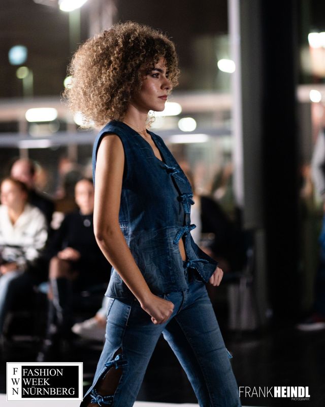 FASHION WEEK LOOK 6 Schleifchen Weste FASHION WEEK LOOK 6 Schleifchen Weste